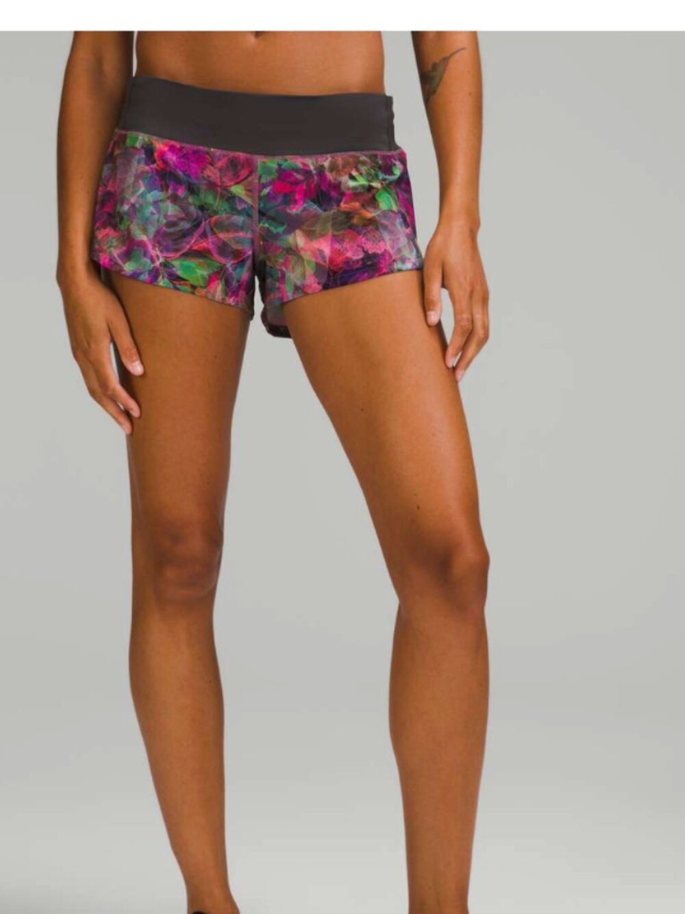 Lululemon Speed Up Lined Short 2.5" - Size 6 - Vivid Floral Tone Multi